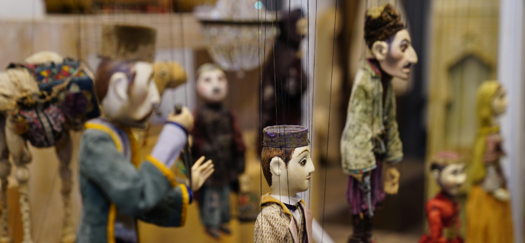 Komunita El ejercicio del poder mediante la comunicación